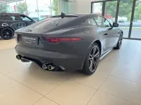 Gebraucht Jaguar F-Type R-Dynamic 450 PS (330 kW) 2024 Santorini black (metallic) Coupé