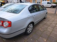Gebraucht VW Passat 121 PS (88 kW) 2004 Grau Limousine