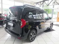 Gebraucht Mercedes EQT200 Premium Plus 89 kW (122 PS) 2024 Loparitschwarz Van / Kleinbus
