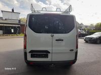 Second-hand Ford Transit Custom 105 CP (77 kW) 2017 Alb Monovolum