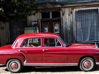Gebraucht Mercedes 220 116 PS (85 kW) 1959 Rot Limousine