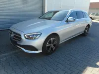 Usado Mercedes E220 Avantgarde 200 CV (147 kW) 2022 Plateado Familiar