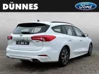 Używany Ford Focus ST-Line 125 KM (91 kW) 2020 Biały Sedan/Limuzyna