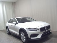 Gebraucht Volvo V60 CC 197 PS (144 kW) 2022 Weiss Kombi