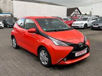 Gebraucht Toyota Aygo X-play 69 PS (50 kW) 2015 Orange Kleinwagen