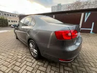 Gebraucht VW Jetta Match 105 PS (77 kW) 2012 Grau Limousine