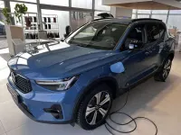 Gebraucht Volvo XC40 Plus 261 PS (191 kW) 2023 Fjord blue metallic SUV