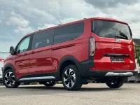 Neu Ford Tourneo Active 170 PS (125 kW) 2025 Rot Van / Kleinbus