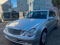 Gebraucht Mercedes E320 204 PS (150 kW) 2003 Silber Limousine