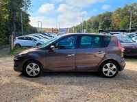 Gebraucht Renault Scénic III 131 PS (96 kW) 2010 Braun Van / Kleinbus