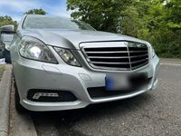 Gebraucht Mercedes E200 Avantgarde 184 PS (135 kW) 2009 Silber Limousine