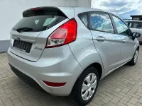 Gebraucht Ford Fiesta Trend 95 PS (69 kW) 2013 Silber Kleinwagen