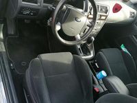Usado Ford Mondeo Ghia 125 CV (91 kW) 2004 Plateado Berlina