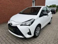 Gebraucht Toyota Yaris Edition 69 PS (50 kW) 2017 Weiß Limousine
