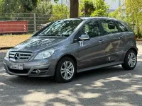 Gebraucht Mercedes B180 116 PS (85 kW) 2011 Grau Kleinwagen