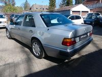 Gebraucht Mercedes E500 326 PS (239 kW) 1991 Silber Limousine