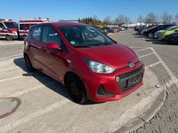 Gebraucht Hyundai i10 Classic 69 PS (50 kW) 2018 Rot Kleinwagen