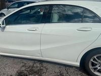 Gebraucht Mercedes A200 156 PS (114 kW) 2016 Weiß Kleinwagen