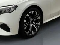 Gebraucht Mercedes E220 Avantgarde 197 PS (144 kW) 2025 Weiß Limousine