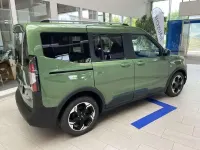 Neu Ford Tourneo Courier Active 100 kW (136 PS) 2026 Bursting green Van / Kleinbus