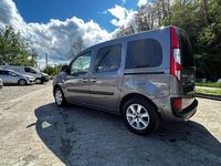 Usado Renault Kangoo Experience 114 HP (83 kW) 2017 Cinzento Monovolume