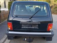 Gebraucht Lada Taiga 83 PS (61 kW) 2017 Grün SUV