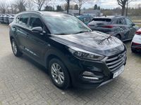 gebraucht Hyundai Tucson Intro Edition AT 4WD EU6- DPF DVD Navi/LHZ/SHZ/Kamera/Alarm/Tempomat/PPS hi/Dachreling/LM