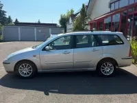 Gebraucht Ford Focus 115 PS (84 kW) 2002 Silber Kombi