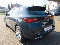 Neu Seat Leon FR 150 PS (110 kW) 2026 Blau Limousine