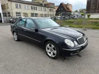 Używany Mercedes E320 Classic 204 KM (150 kW) 2004 Niebieski Sedan/Limuzyna
