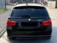 Gebraucht BMW 318 143 PS (105 kW) 2010 Schwarz Kombi