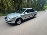 Usata VW Passat 100 CV (73 kW) 2003 Argento Berlina