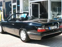 Gebraucht Mercedes E320 220 PS (161 kW) 1995 Schwarz Cabrio
