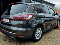 Gebraucht Ford S-MAX Titanium 179 PS (131 kW) 2017 Grau Van / Kleinbus