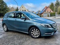 Gebraucht Mercedes B220 185 PS (136 kW) 2013 Blau Van / Kleinbus