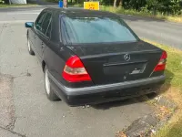 Gebraucht Mercedes C200 136 PS (100 kW) 1997 Schwarz Limousine
