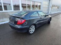 Gebraucht Mercedes C220 150 PS (110 kW) 2003 Smaragdschwarz  metalliclack Coupé