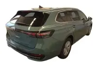 Gebraucht VW Passat Elegance 150 PS (110 kW) 2025 Maripositgrün metallic Kombi