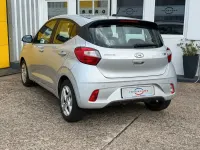 Gebraucht Hyundai i10 Trend 84 PS (61 kW) 2023 Silber Kleinwagen