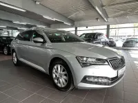 Gebraucht Skoda Superb Style 150 PS (110 kW) 2022 Brilliantsil Kombi