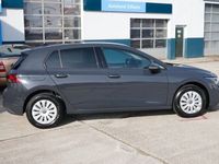 Gebraucht VW Golf VIII 90 PS (66 kW) 2022 Uranograu Limousine