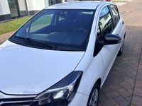 Gebraucht Toyota Yaris Cool 69 PS (50 kW) 2014 Weiß Kleinwagen