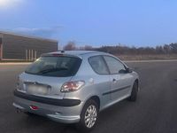 Gebraucht Peugeot 206 75 PS (55 kW) 2001 Grau Kleinwagen