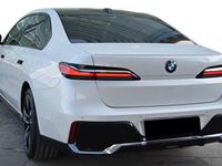 Neu BMW 740 Performance 299 PS (219 kW) 2025 Mineralweiss metallic Limousine