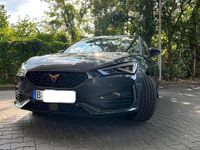 Używany Cupra Leon VZ 300 KM (220 kW) 2023 Szary Sedan/Limuzyna