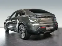 Gebraucht Porsche Macan 300 kW (408 PS) 2026 Gruen SUV