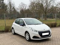 Gebraucht Peugeot 208 68 PS (50 kW) 2016 Weiß Kleinwagen