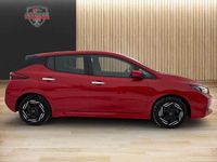 Gebraucht Nissan Leaf Acenta 110 kW (150 PS) 2023 Rot (red (s)) Kleinwagen