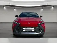 Neu Toyota C-HR 98 PS (72 kW) 2026 Schwarz (emotional red 2 (3u5)/ black (202)) SUV