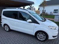 Gebraucht Ford Tourneo Courier Titanium 101 PS (74 kW) 2017 Weiß Van / Kleinbus